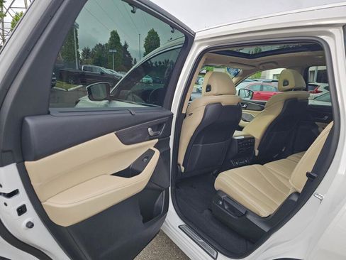 Used 2024 Acura MDX SH-AWD w/ Advance Package image 18