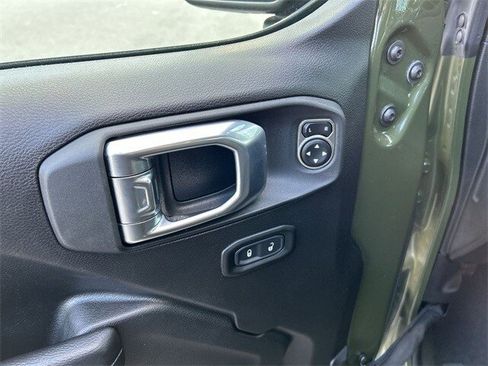 Used 2023 Jeep Wrangler Unlimited Rubicon w/ Safety Group image 16