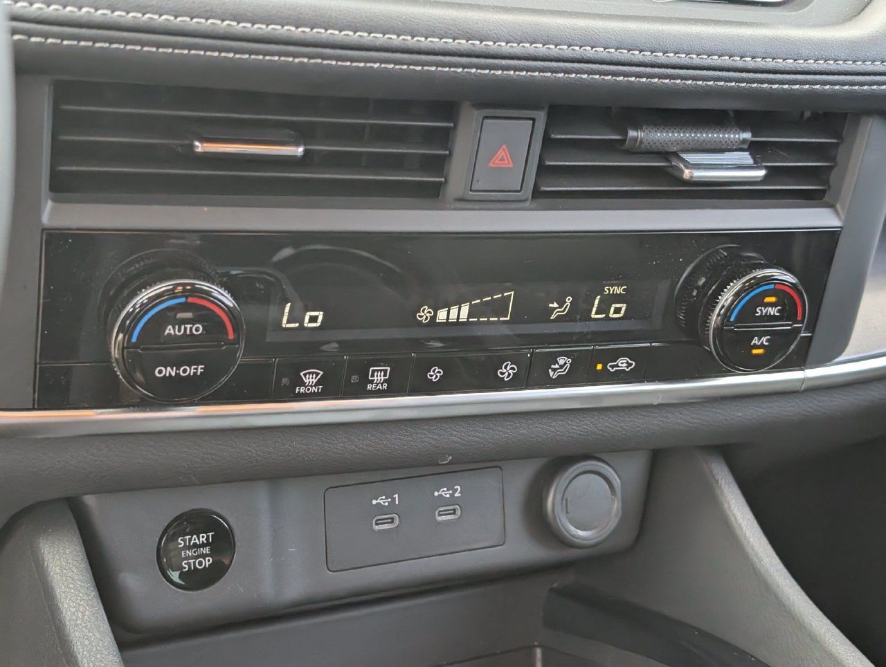 Certified 2025 Nissan Rogue SV FWD image 17