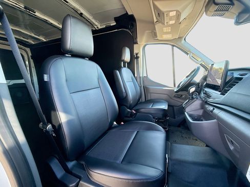 New 2026 Ford Transit 250 148 Medium Roof w/ Load Area Protection Package image 27