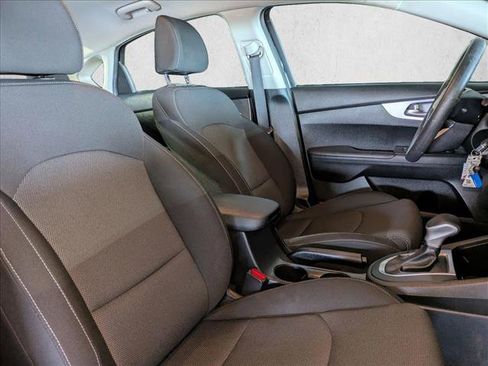 Used 2022 Kia Forte LXS image 20
