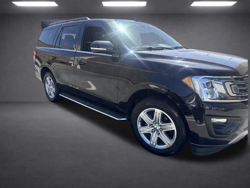 Used 2019 Ford Expedition XLT w/ Equipment Group 202A AWD/4WD image 10