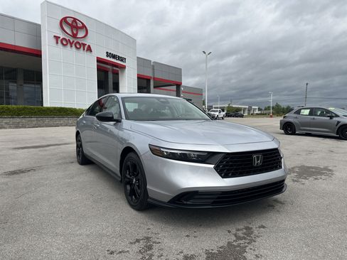 Used 2025 Honda Accord SE image 3