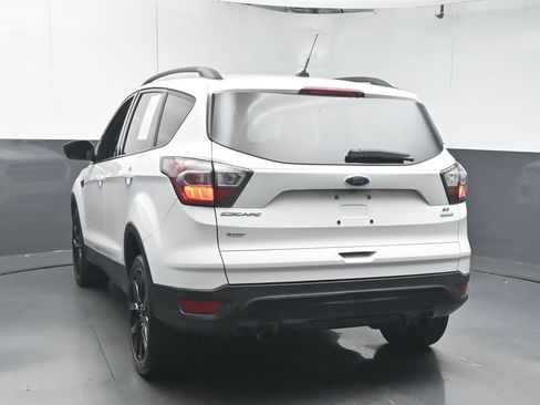 Used 2017 Ford Escape SE w/ Equipment Group 201A FWD image 6