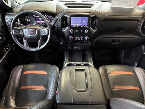 Used 2019 GMC Sierra 1500 AT4 w/ Off Road Performance Package image 3