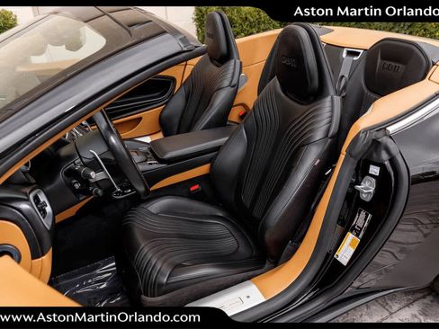 Used 2019 Aston Martin DB11 Volante image 12