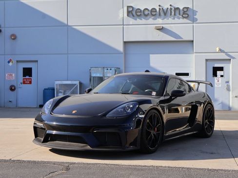 Used 2020 Porsche 718 Cayman GT4 RWD image 3