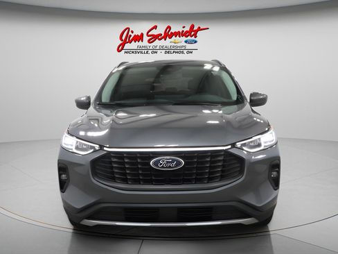 Used 2025 Ford Escape Platinum AWD/4WD image 3