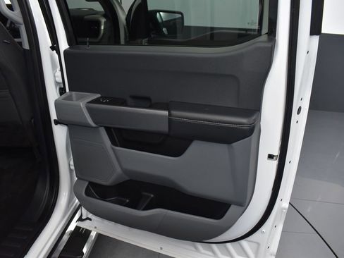 Certified 2022 Ford F150 XLT w/ XTR Package image 30