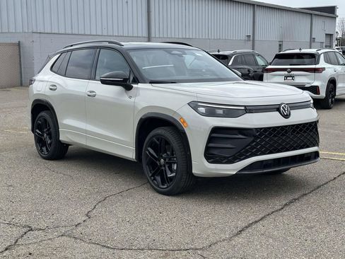 New 2026 Volkswagen Tiguan SE R-Line AWD/4WD image 5