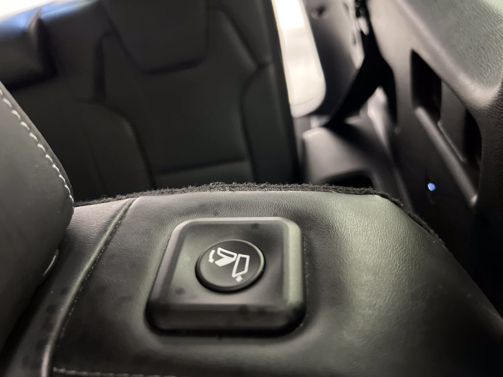 Used 2025 Kia Telluride S FWD image 19