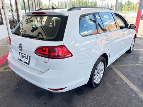 Used 2016 Volkswagen Golf S image 7