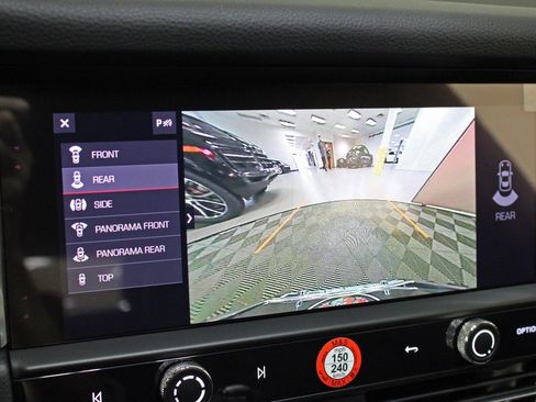 Used 2025 Porsche Macan image 27