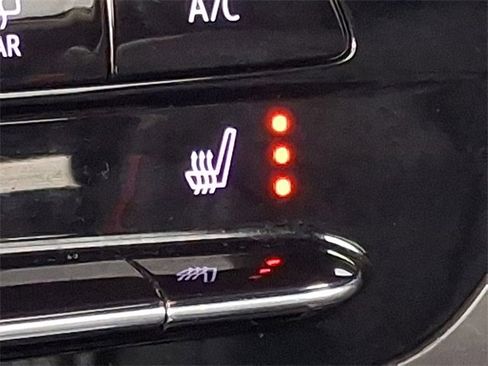 Used 2023 Buick Envision Essence w/ Sport Touring Package image 27