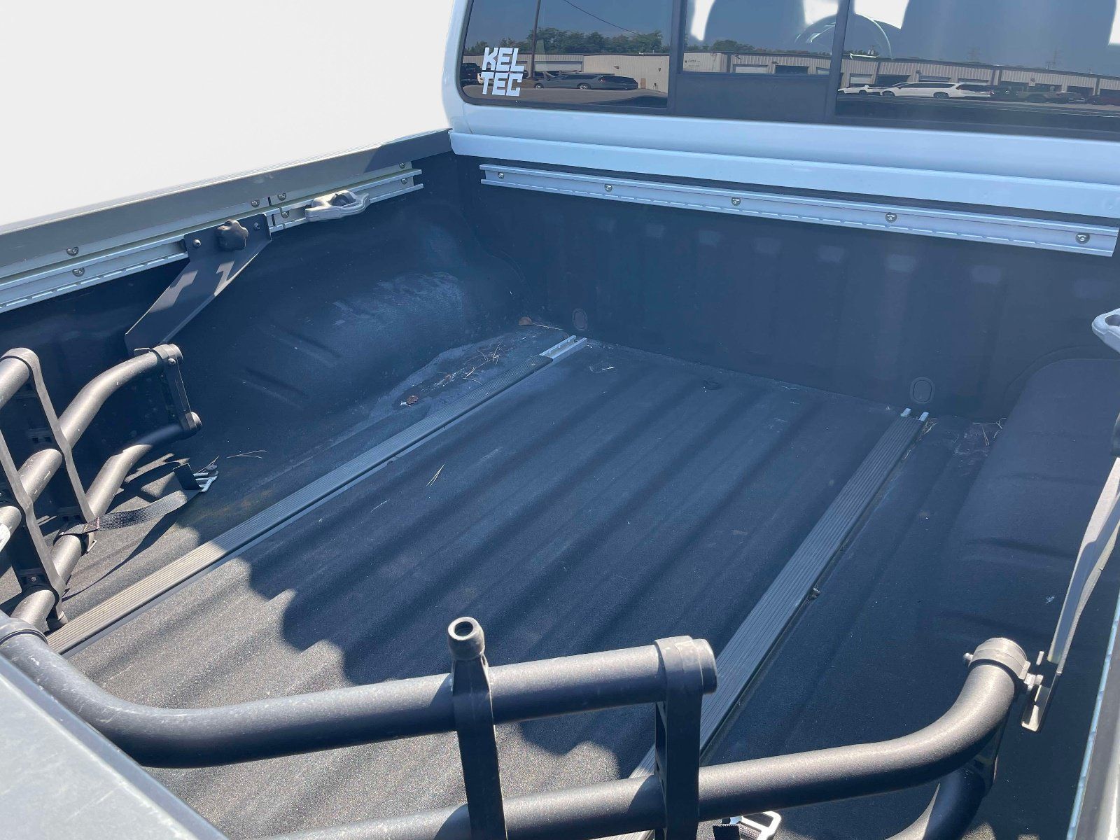 Used 2020 Nissan Frontier SV w/ Midnight Edition Floor Mats AWD/4WD image 5