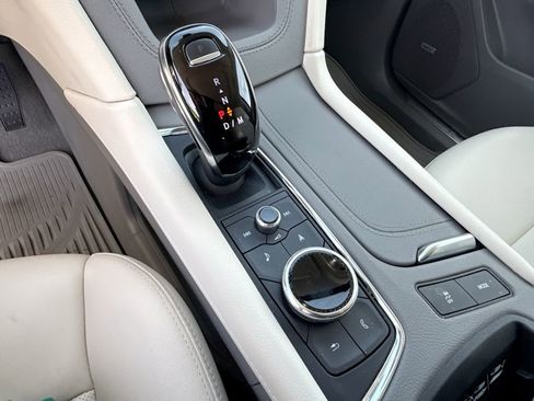 Used 2022 Cadillac XT5 Premium Luxury w/ Technology Package FWD image 20