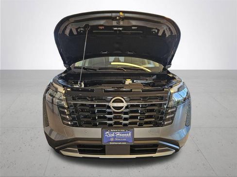 New 2026 Nissan Pathfinder Platinum w/ Cargo Package image 4