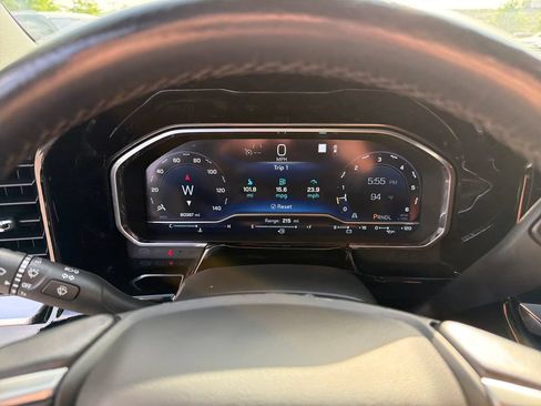 Used 2022 Chevrolet Silverado 1500 LT RWD image 22