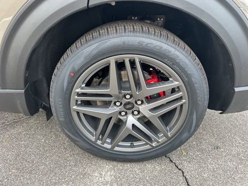 New 2026 Ford Explorer ST w/ Sun And Sound Package image 9