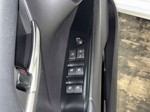 Used 2020 Toyota Camry SE w/ Sunroof Package FWD image 22