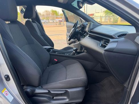 Used 2018 Toyota C-HR XLE image 20