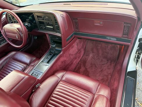Used 1990 Buick Reatta Convertible image 19
