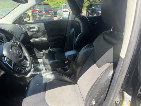 Used 2019 Jeep Compass Latitude w/ Popular Equipment Group AWD/4WD image 16