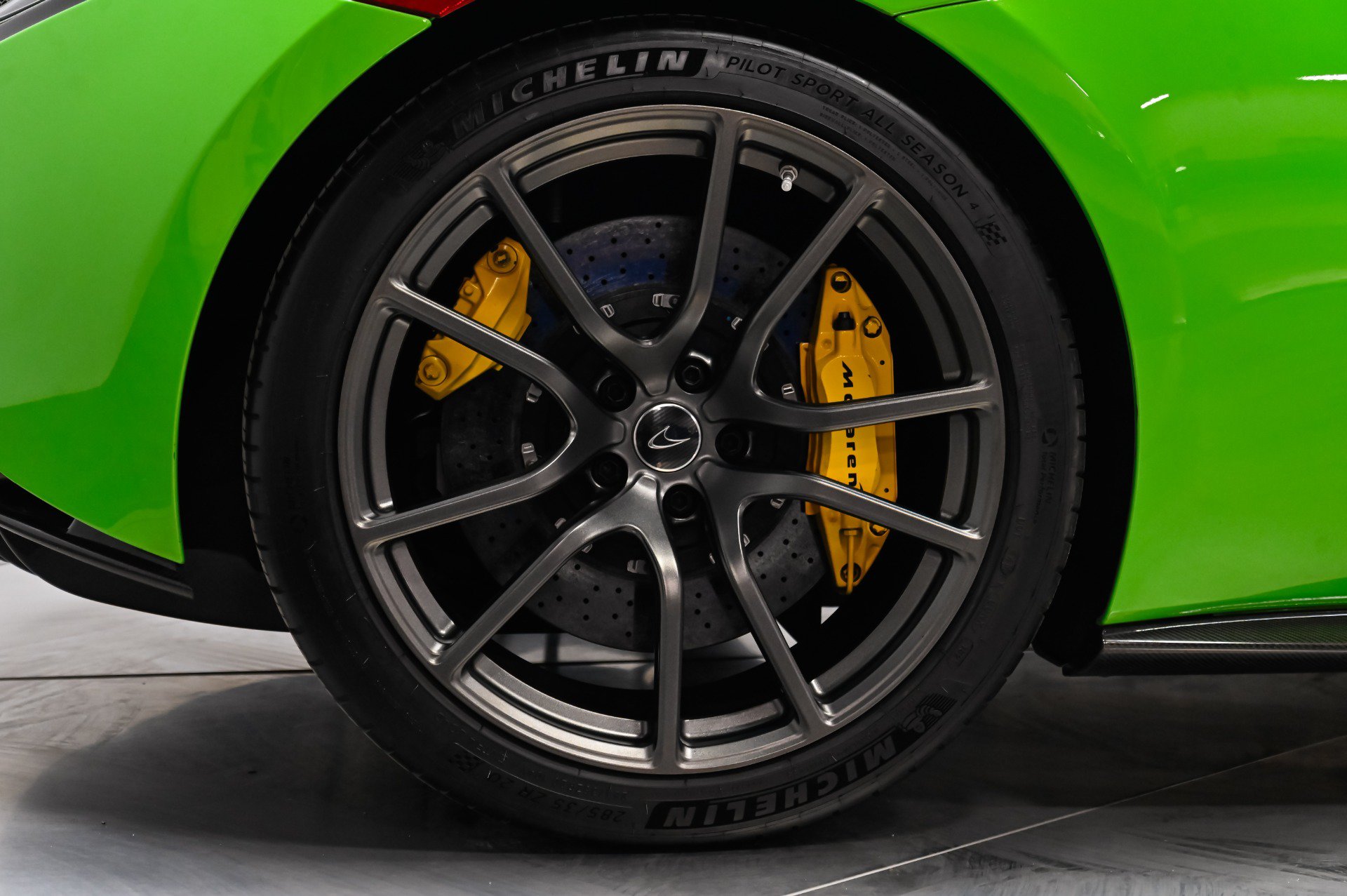 Used 2016 McLaren 570S Coupe RWD image 15