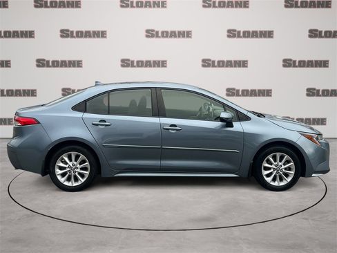 Used 2021 Toyota Corolla LE image 6