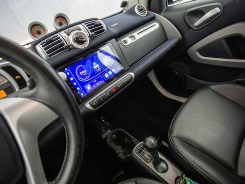 Used 2013 smart fortwo Coupe image 41