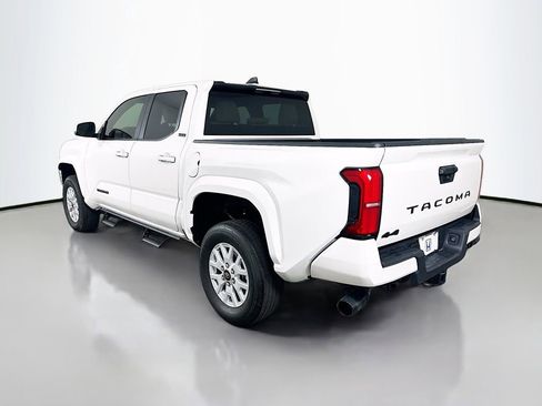 Used 2025 Toyota Tacoma SR5 image 7