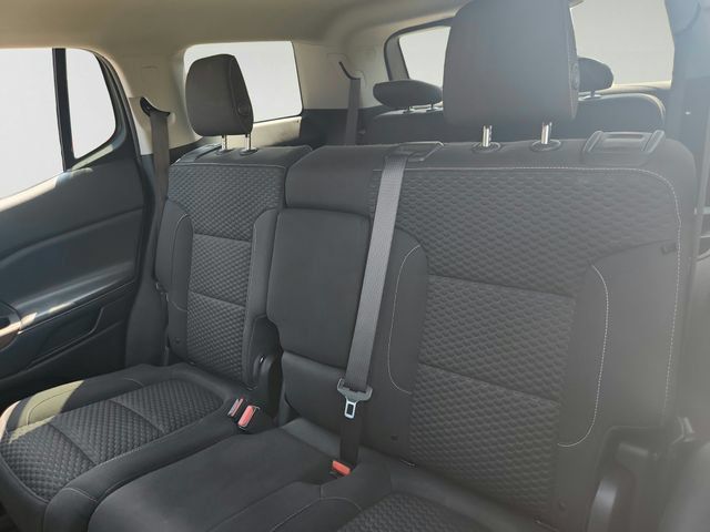 Used 2019 GMC Acadia SLE FWD image 17
