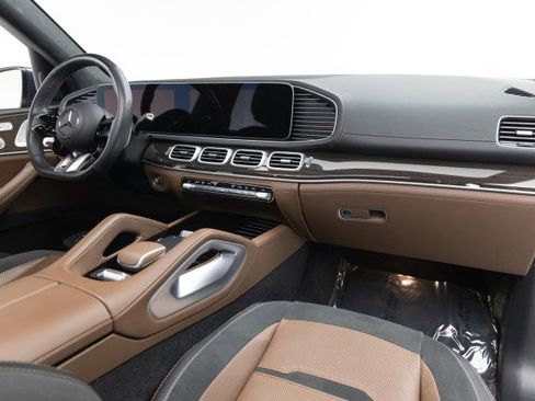 Used 2024 Mercedes-Benz GLS 63 AMG 4MATIC image 2