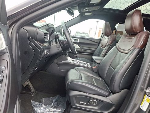 Certified 2020 Ford Explorer Platinum w/ Premium Technology Package image 15