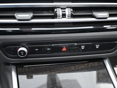 Used 2022 BMW i4 eDrive40 w/ Premium Package image 15