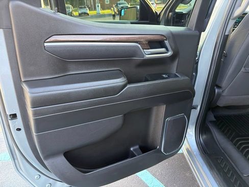 Used 2025 Chevrolet Silverado 1500 LT AWD/4WD image 21