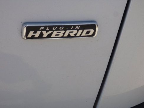 New 2025 Ford Escape SE image 3