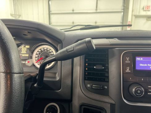 Used 2014 RAM 1500 Express RWD image 16