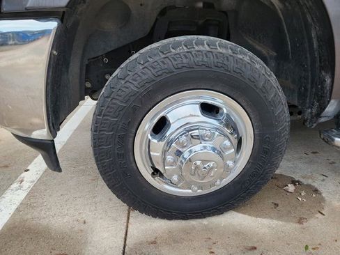 Used 2022 RAM 3500 Tradesman w/ Chrome Appearance Group image 8