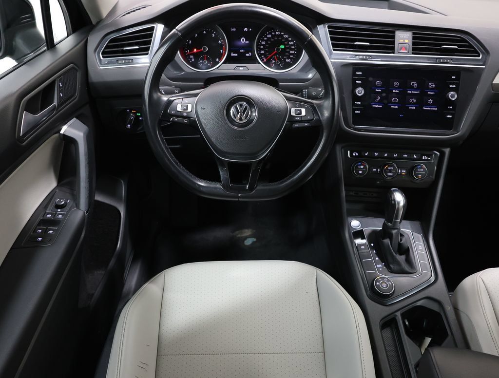 Used 2019 Volkswagen Tiguan SE w/ 3rd Row Seat Package AWD/4WD image 16