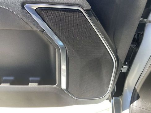 Used 2025 Chevrolet Silverado 2500 LT w/ Convenience Package image 24