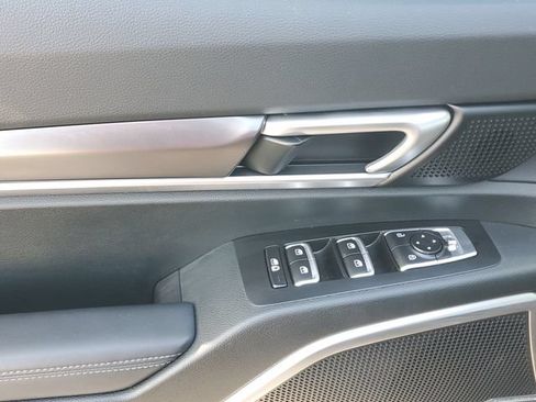 Certified 2025 Kia Telluride S FWD image 18