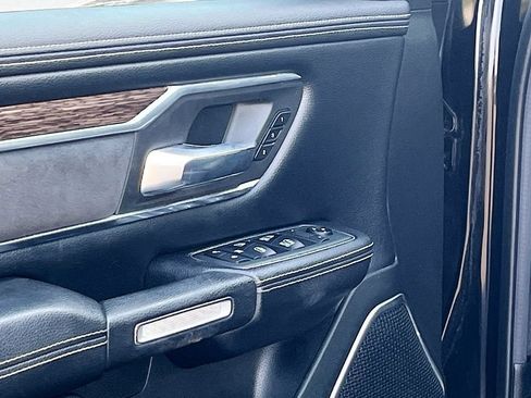Used 2019 RAM 1500 Laramie AWD/4WD image 17