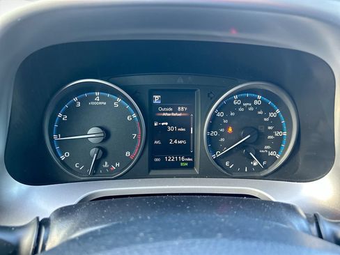 Used 2018 Toyota RAV4 XLE FWD image 21