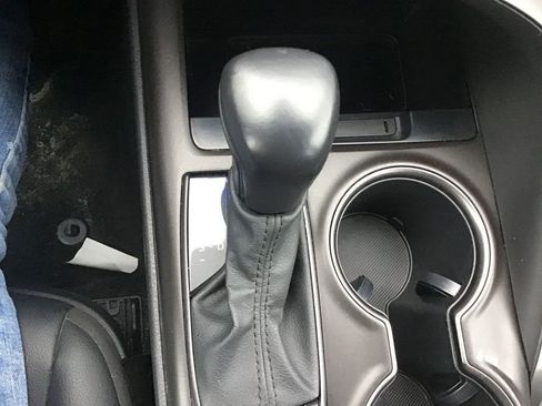 Used 2022 Toyota Camry SE image 15