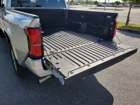 Certified 2025 Toyota Tacoma SR5 image 12