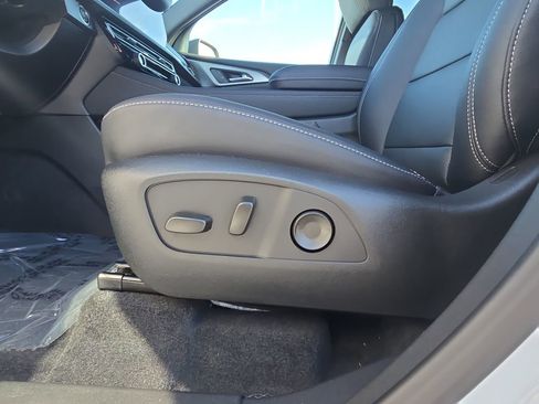 New 2026 Chevrolet Traverse LT w/ Driver Confidence Package image 30