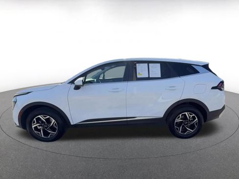 Used 2025 Kia Sportage LX AWD/4WD image 9