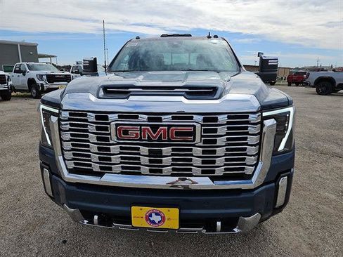 New 2025 GMC Sierra 2500 Denali w/ Denali Reserve Package image 12