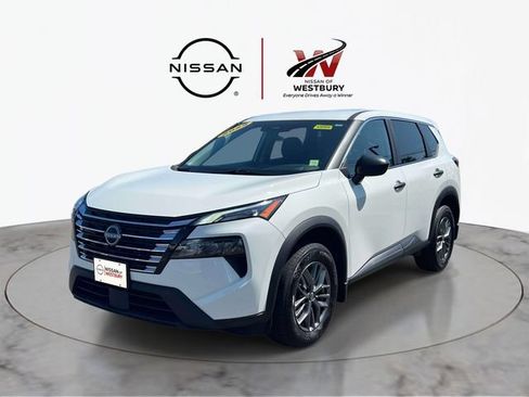 Used 2025 Nissan Rogue S AWD/4WD image 4